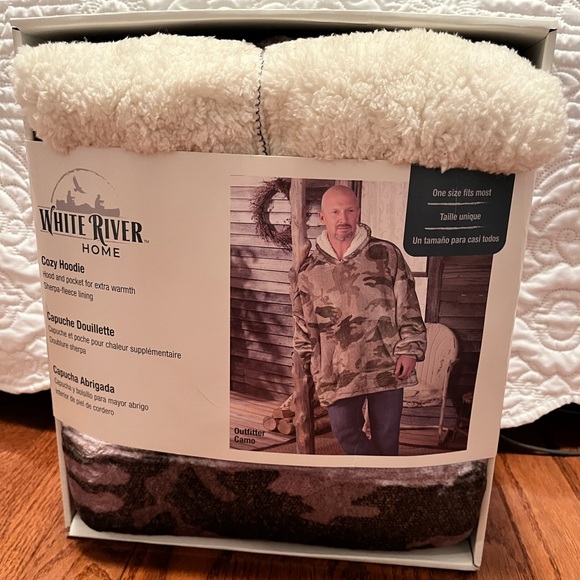 NIP - White River Home Cozy Long Sleeve Hoodie, Outfitter Camo - Picture 6 of 7